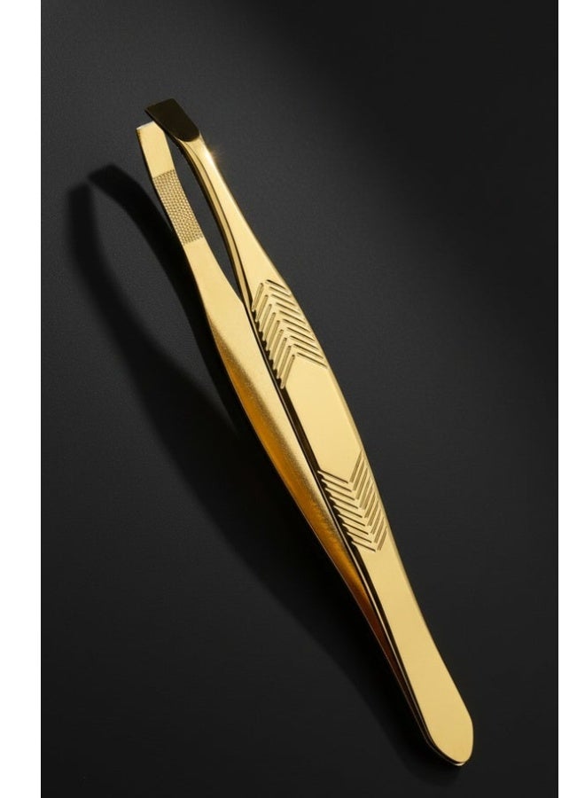 ملاقط تجميل دقيقة ذات طرف مستقيم - طلاء ذهبي لامع، ومقبض شيفرون مانع للانزلاق لتشكيل الحواجب بشكل مثالي - Image 4